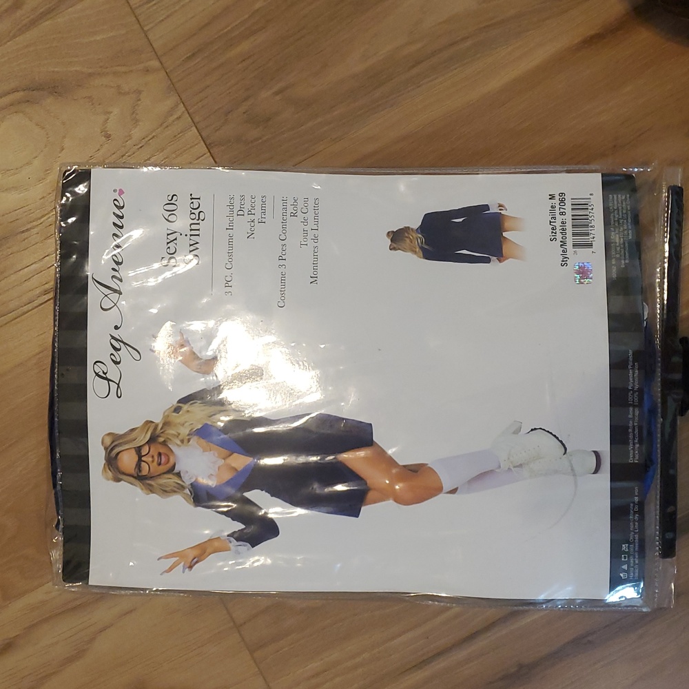 Leg Avenue Sexy 60s Swinger Costume